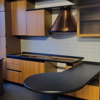 Cucina con cappa in rame