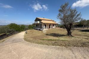 VILLA SINGOLA A MONTEFIASCONE