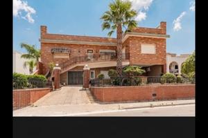 Villa in zona residenziale 