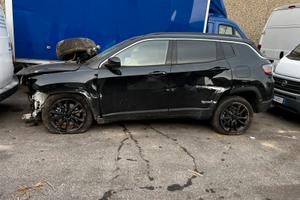 Jeep Compass 1.3 turbo Limited. Elettrica/Benzina.