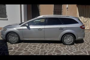 Ford Mondeo Stetionwegon con marchio Ghia