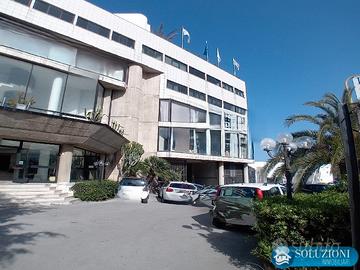 Locale Commerciale Viale Regione Siciliana Mq 800
