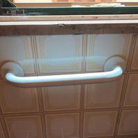 Maniglia sostegno bagno anziani