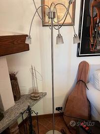 Lampada a terra Ikea