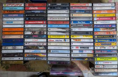 Musicassette ORIGINALI usate vari artisti e generi