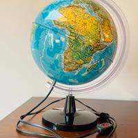 Mappamondo da tavolo con luce interna