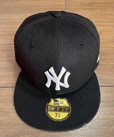 Cappello New Era 59FIFTY Authentic Collection che