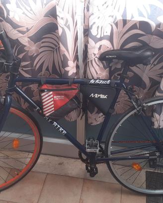 Bici corsa scatto fisso