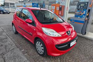 Peugeot 107 1.0 68CV 3p. Sweet Years con 190.000km