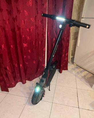 Monopattino elettrico Ninebot F3 Pro