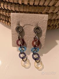 Orecchini pendenti con cerchietti colorati