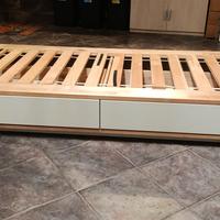 Struttura letto Ikea in legno con doghe