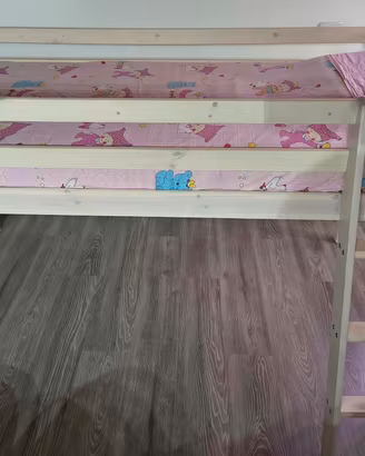 letto singolo con scalette e materasso