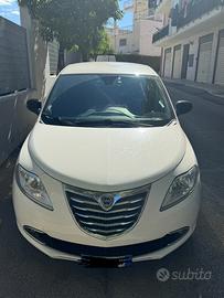 Lancia Ypsilon 2015 1.2 Gpl + benzina