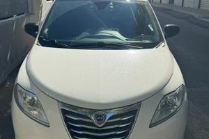 Lancia Ypsilon 2015 1.2 Gpl + benzina
