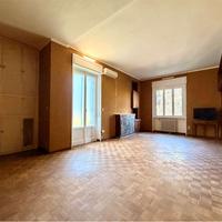 AMPIO APPARTAMENTO IN VILLA