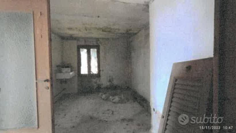 Immobile in asta di 141308 m² con 1 locale a Robec - Altro
