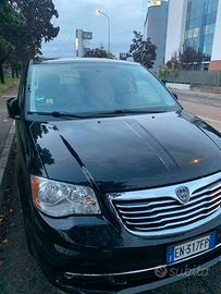 Lancia Voyager Nero Gold