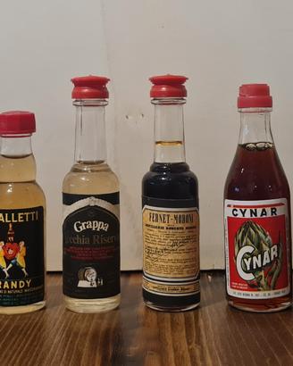 Lotto di 40 bottiglie mignon