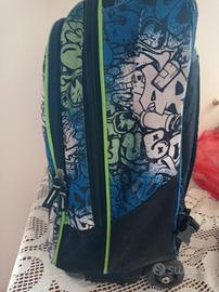 bagaglio a mano completo di troller