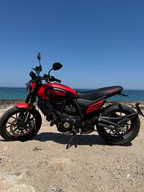 DUCATI SCRAMBLER FULL THROTTLE