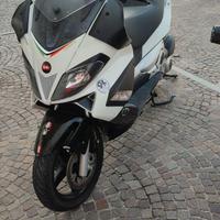Aprilia SR Max 300 i.e.
