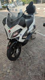 Aprilia SR Max 300 i.e.