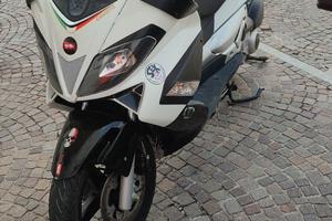Aprilia SR Max 300 i.e.