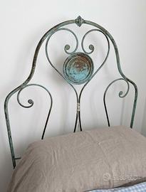Letto singolo d'epoca in ferro battuto Shabby chic
