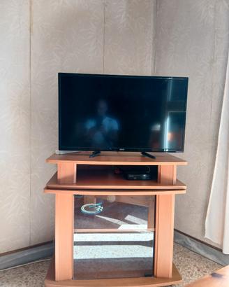 Carrello porta tv compreso il televisore  42 polli