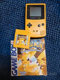 Game boy giallo con gioco di pikachu  funzionante 