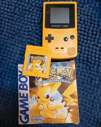 Game boy giallo con gioco di pikachu  funzionante 