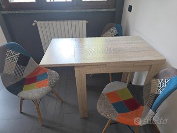 tavolo allungabile + 4 sedie  in tessuto Patchwork