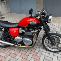 TRIUMPH BONNEVILLE SE- 2014- 14.000km