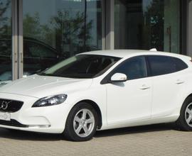 VOLVO V40 D2