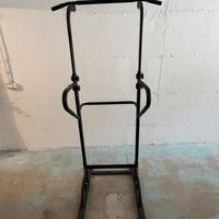 Attrezzo palestra per fare trazioni e non solo