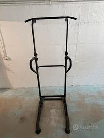 Attrezzo palestra per fare trazioni e non solo