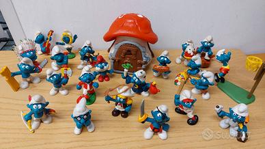 Lotto di 22 Puffi con casetta a fungo anni 80