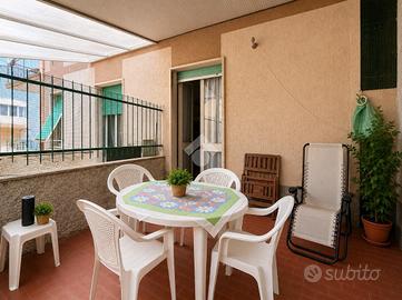 2 LOCALI A LAIGUEGLIA