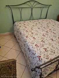 Letto matrimoniale in ferro battuto