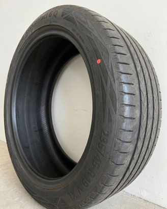 Gomma Singola CONTINENTAL 235/45 R19 99V EcoContac