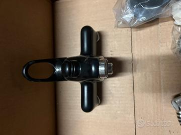 Rubinetteria vasca nera mamoli