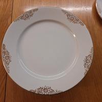 Piatti con decoro floreale