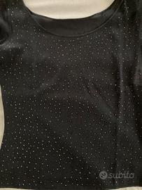 Maglia nera con ricamo perle in sera pura