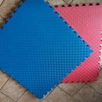 Due tappetini palestra mt.1x1 spessore cm.3 Nuovi