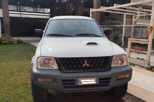 Mitsubishi l 200