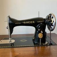 Macchina da cucire antica