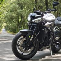 Triumph Street Triple - 2024