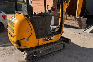 mini escavatore Jcb 8016