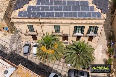 Casa indipendente di 600 m² con più di 5 locali e 